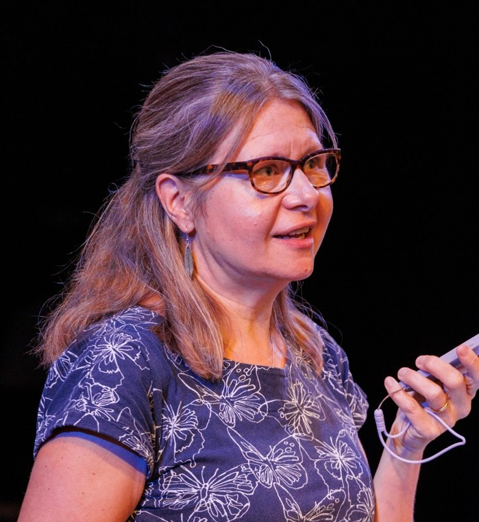 Headshot of Hannah Thompson